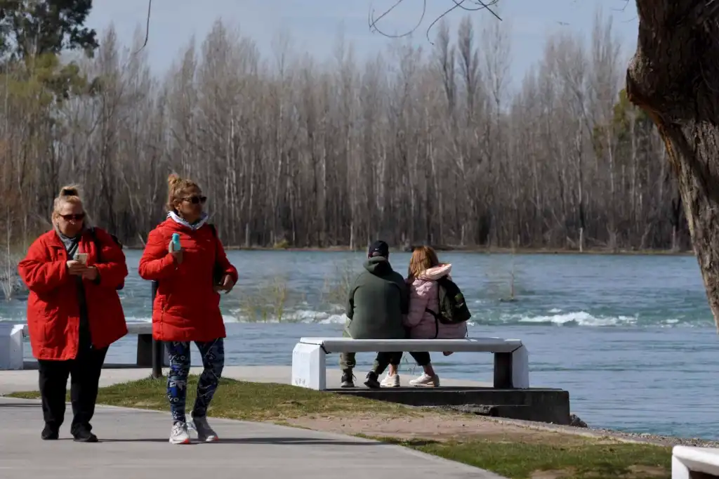 neuquen-Clima-paseo-de-la-costa-rio-grande-foto-mati-subat-MES_6805_a7ec0f